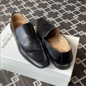 Y es Saint Laurent Men’s black loafers